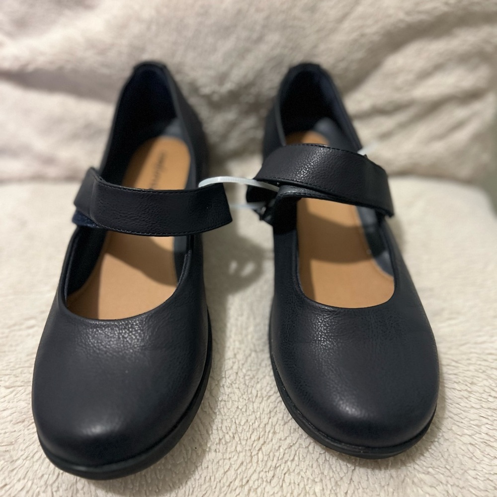 Women’s Black Strap Comfort Flats Size 10 Wide Comfortview Work Shoes